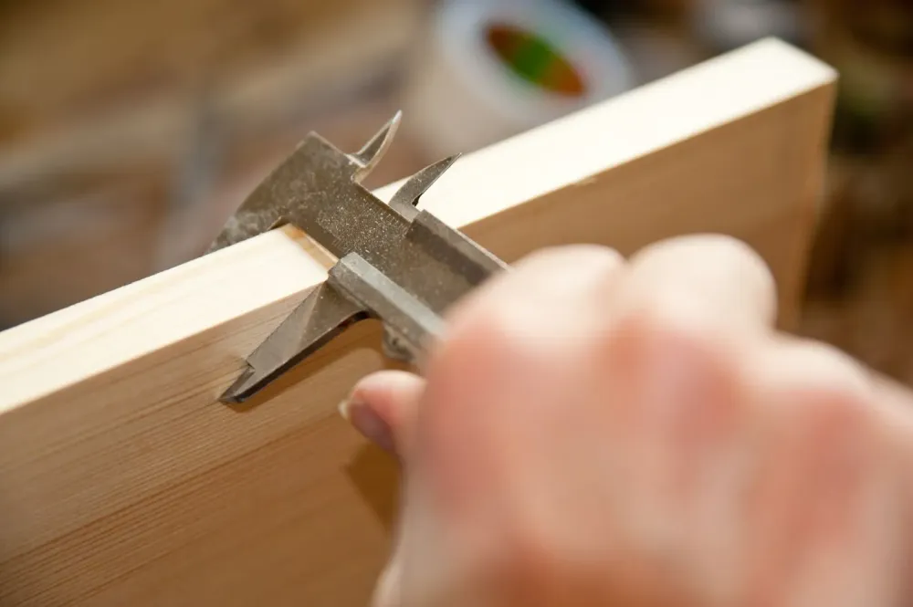 Fabrication porte battante près de Aiglun